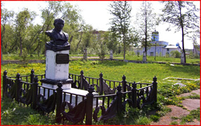 Могила и памятник Г.М. Жданова